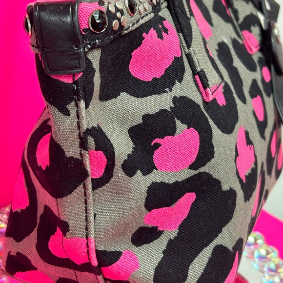 Marc By Marc Jacobs Walk on the Wildside Leopard Print Tote Approx. 16 x 9 x 5 - Picture 5 of 17